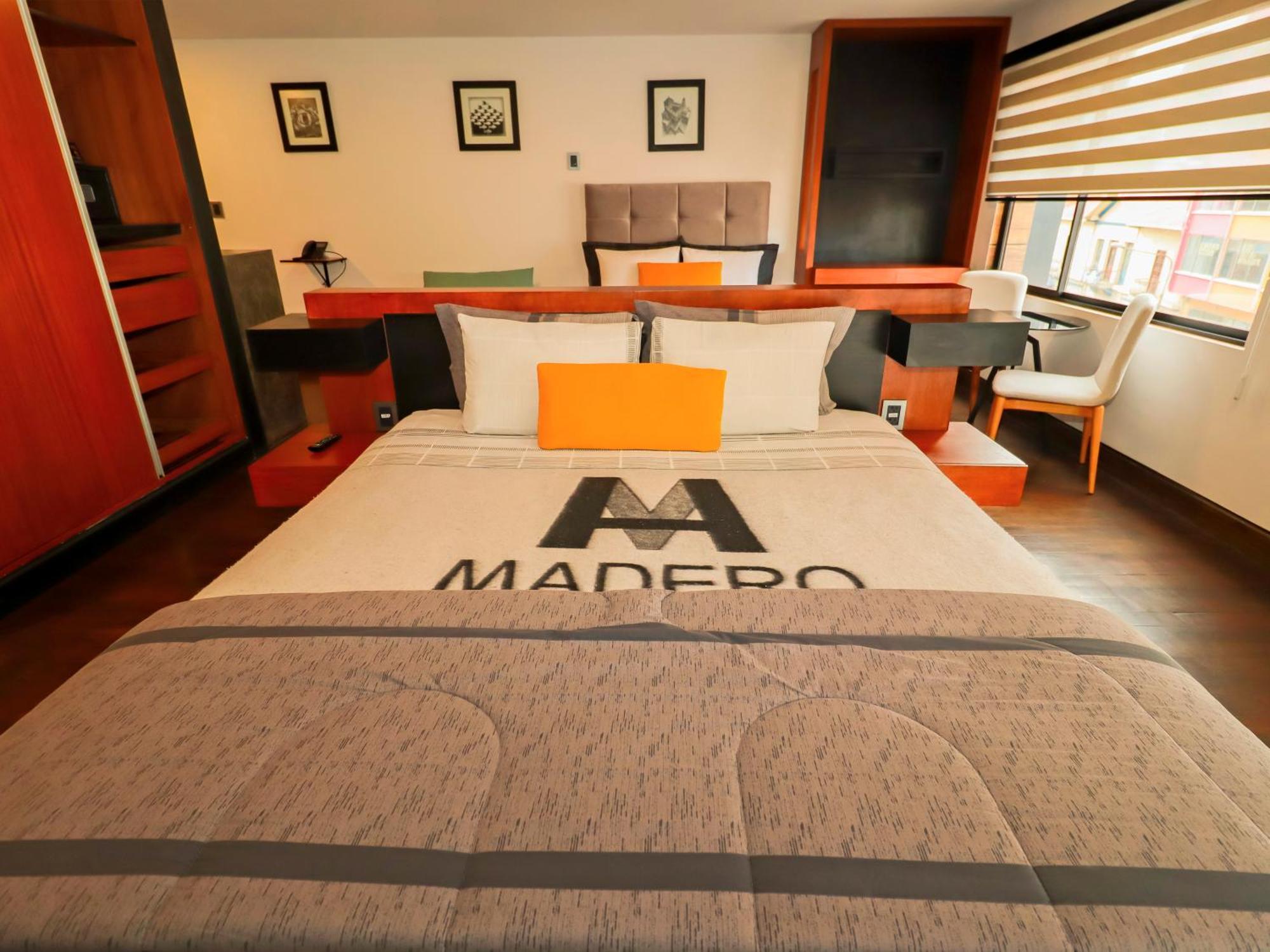 Madero Hotel & Suites La Paz Exterior photo