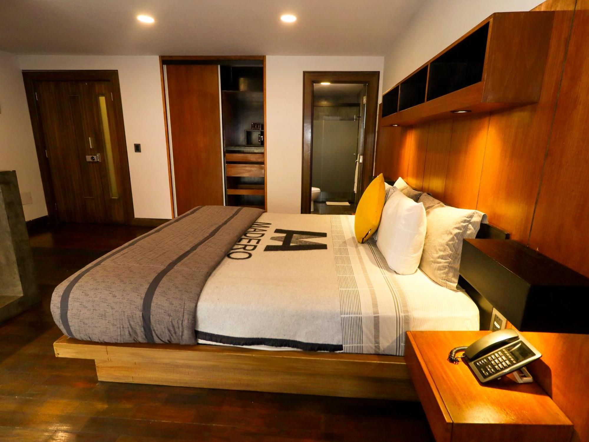 Madero Hotel & Suites La Paz Exterior photo